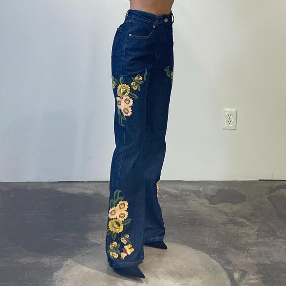 High Waisted Embroidered Jeans with Rhinestones - Picture 3 of 8